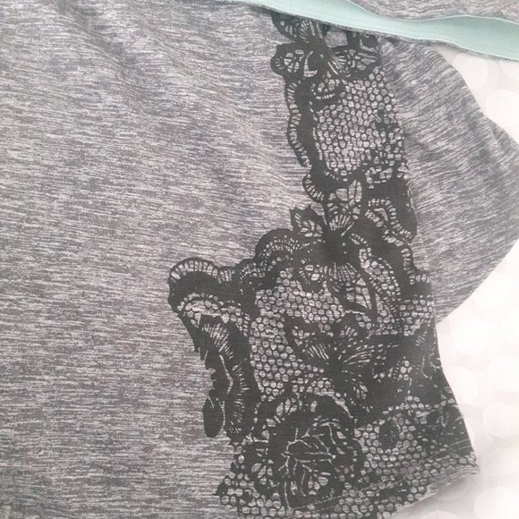 Yoga top and matching sports bra - Picture 4 of 5